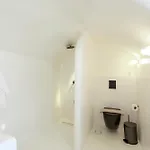 Bluewhite & Santorini شقة *