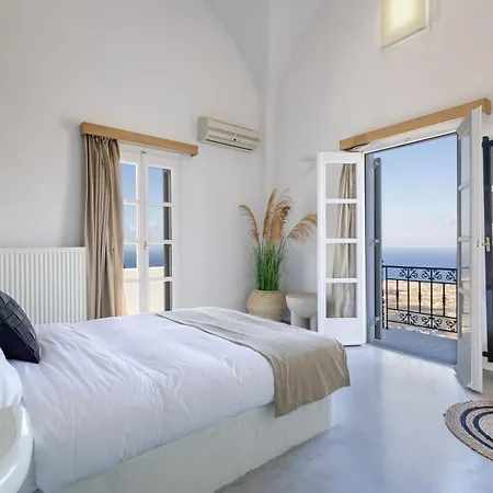 Bluewhite Suites&villa Santorini *