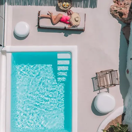 Bluewhite Suites&villa Santorini *