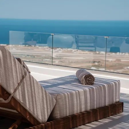 Bluewhite & Santorini Daire Pýrgos