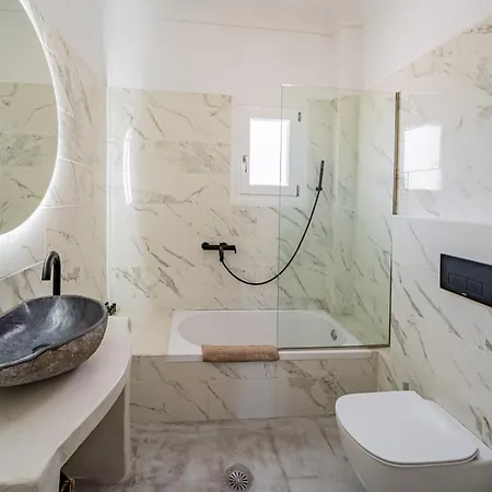 Bluewhite & Santorini Pýrgos