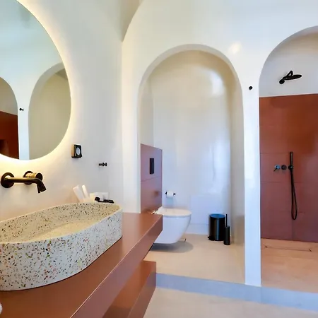 Bluewhite Suites&villa Santorini *