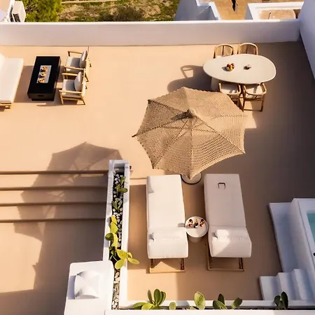 Apartment Bluewhite & Santorini Pýrgos