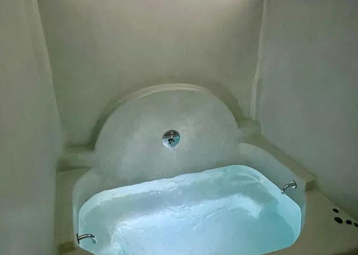 Bluewhite & Santorini アパート Pýrgos