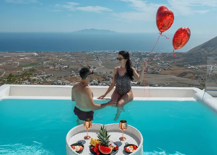 Bluewhite & Santorini Pýrgos